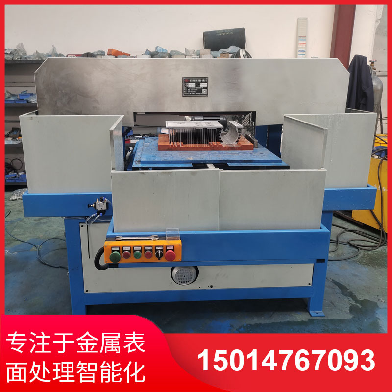 鋁(lv)材(cai)直(zhi)紋拉(la)絲(si)機(ji)生産供應
